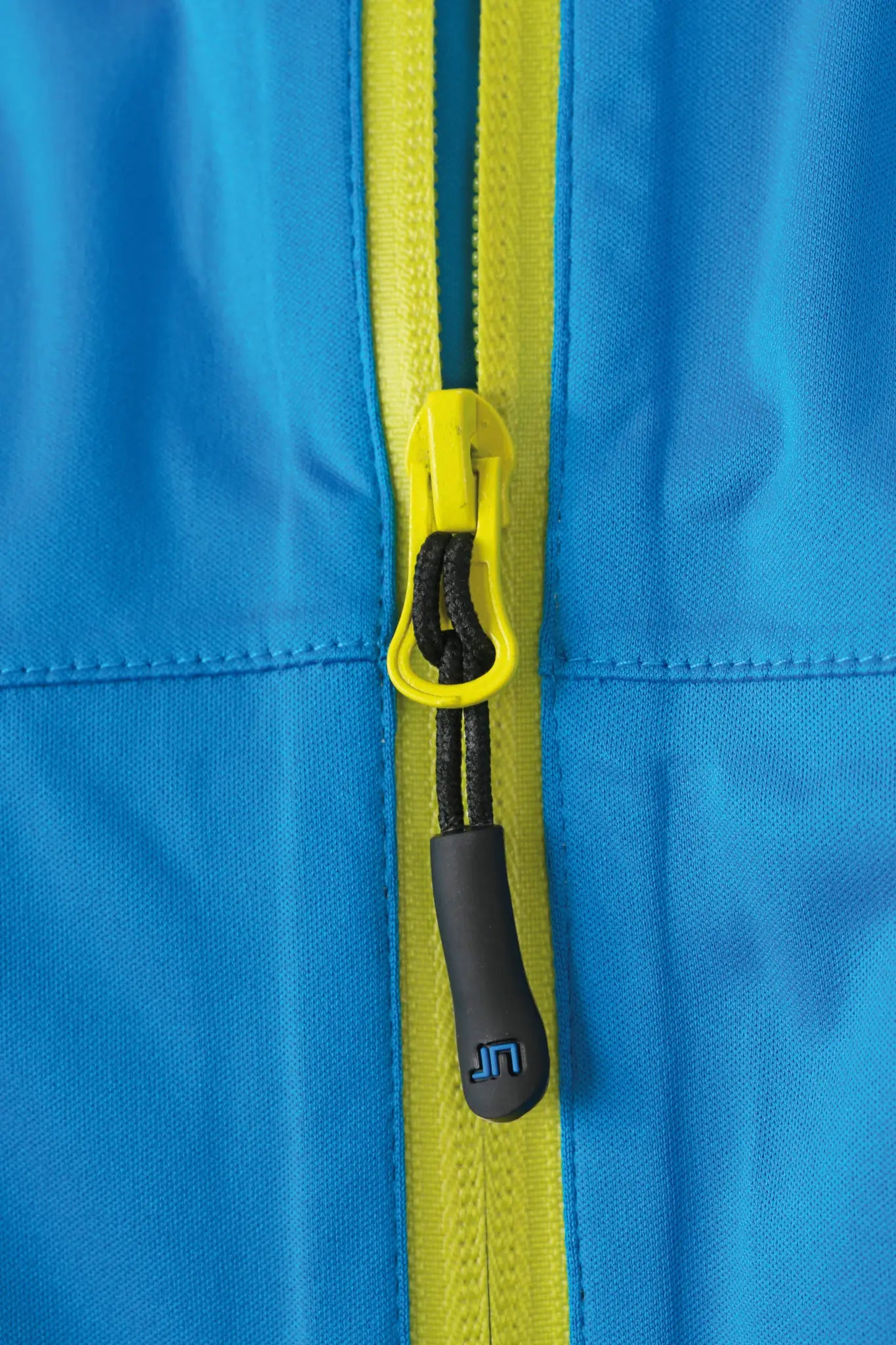 3df1b36b2a38f4c772a8524d4a918d81