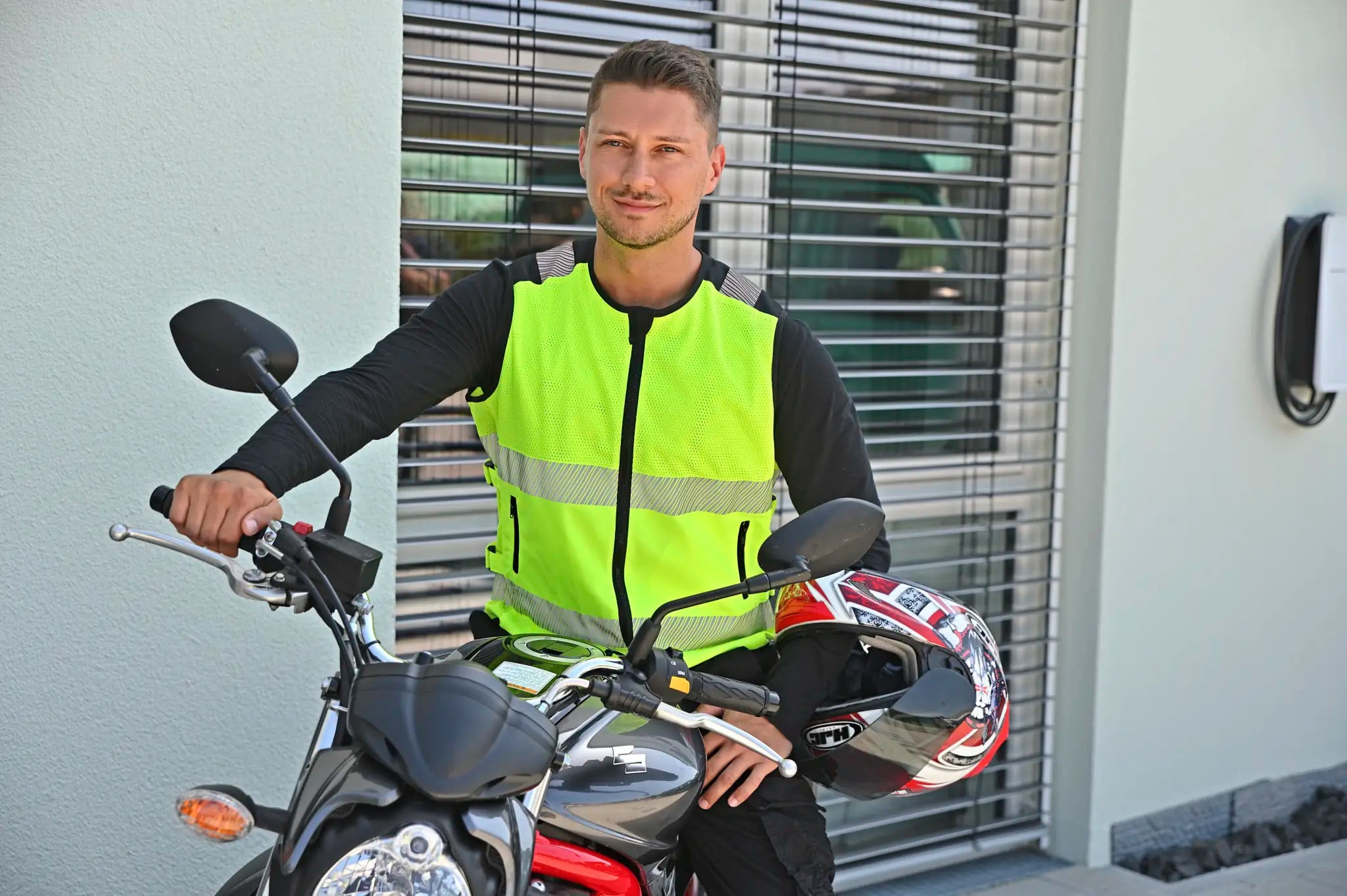 fcb7b51f8d6ae4235a815eb6e4f3f0b9