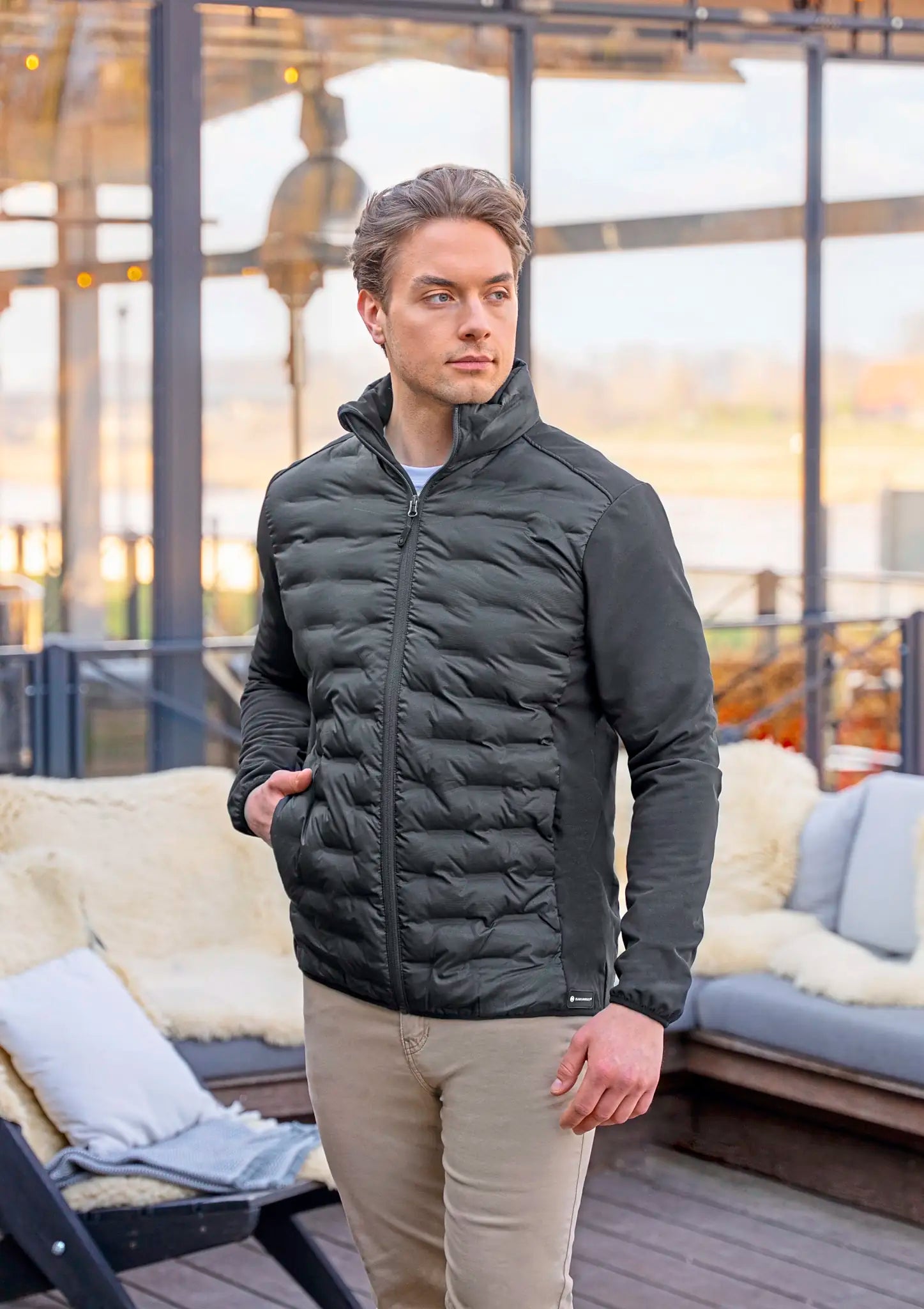 f28f30c559acb7f4e8175765603ff493